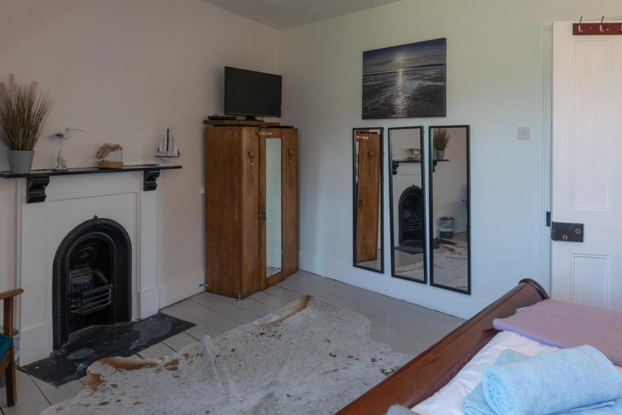 Belmont Villa - 4 Bed - Hot Tub Additional Cost - Sleeps 10-Tjs22Bv Ілфракомб Екстер'єр фото